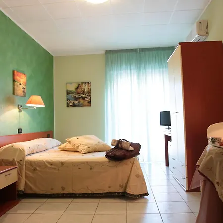 Hotel Leon - Ristorante Al Cavallino Rosso 3*