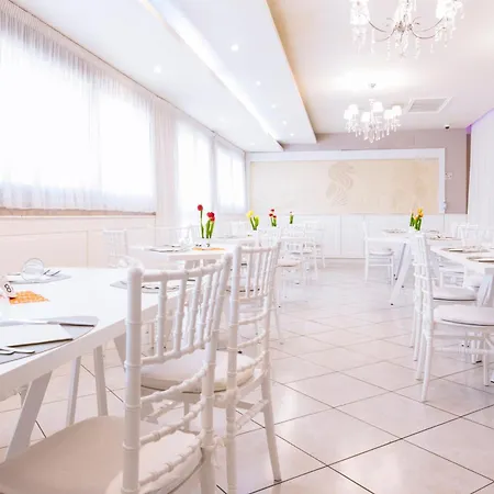 ホテル Leon - Ristorante Al Cavallino Rosso サン・ジョバンニ・ロトンド