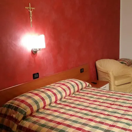 Leon - Ristorante Al Cavallino Rosso Отель
