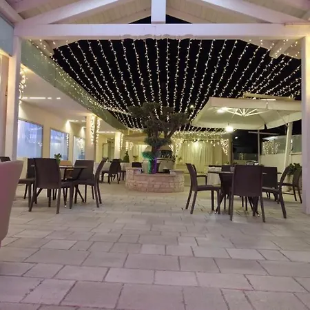 Leon - Ristorante Al Cavallino Rosso Hotel