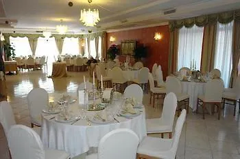 호텔 Leon - Ristorante Al Cavallino Rosso 3*