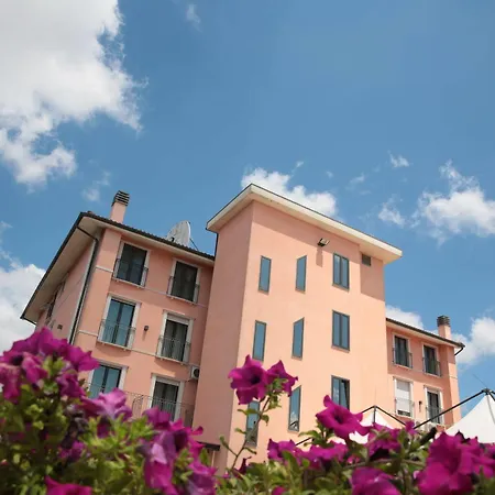 호텔 Leon - Ristorante Al Cavallino Rosso 3*