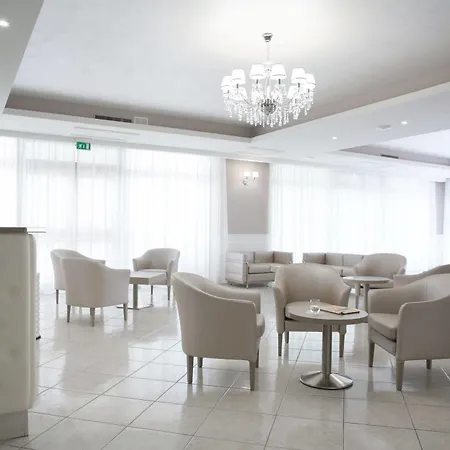 호텔 Leon - Ristorante Al Cavallino Rosso