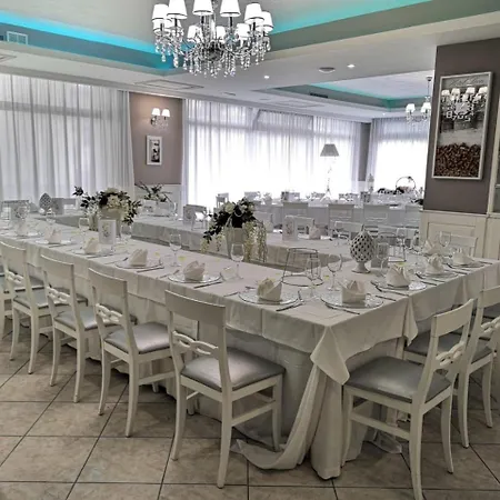 Leon - Ristorante Al Cavallino Rosso 호텔 3*