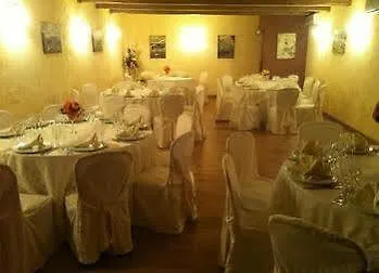 Leon - Ristorante Al Cavallino Rosso 호텔 3*
