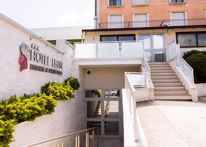 Leon - Ristorante Al Cavallino Rosso Hotel 3*